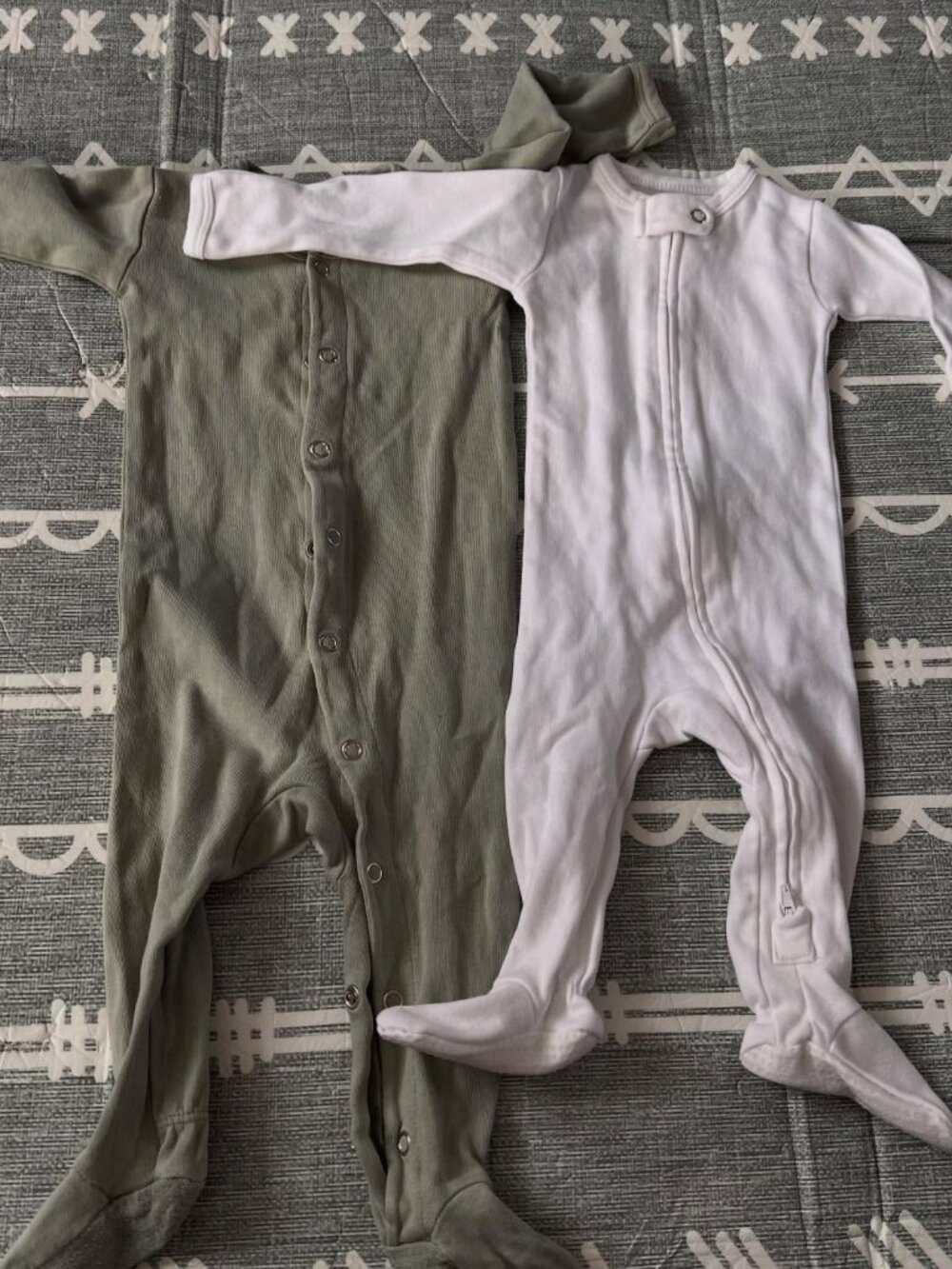 L'oved Baby Organic Cotton Sleepers LOT